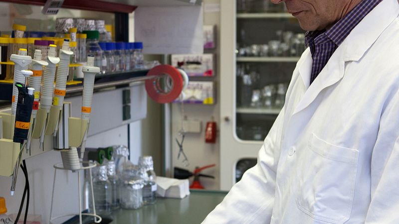 南京一中学生流鼻血学校说搬前室内环境检测达标！